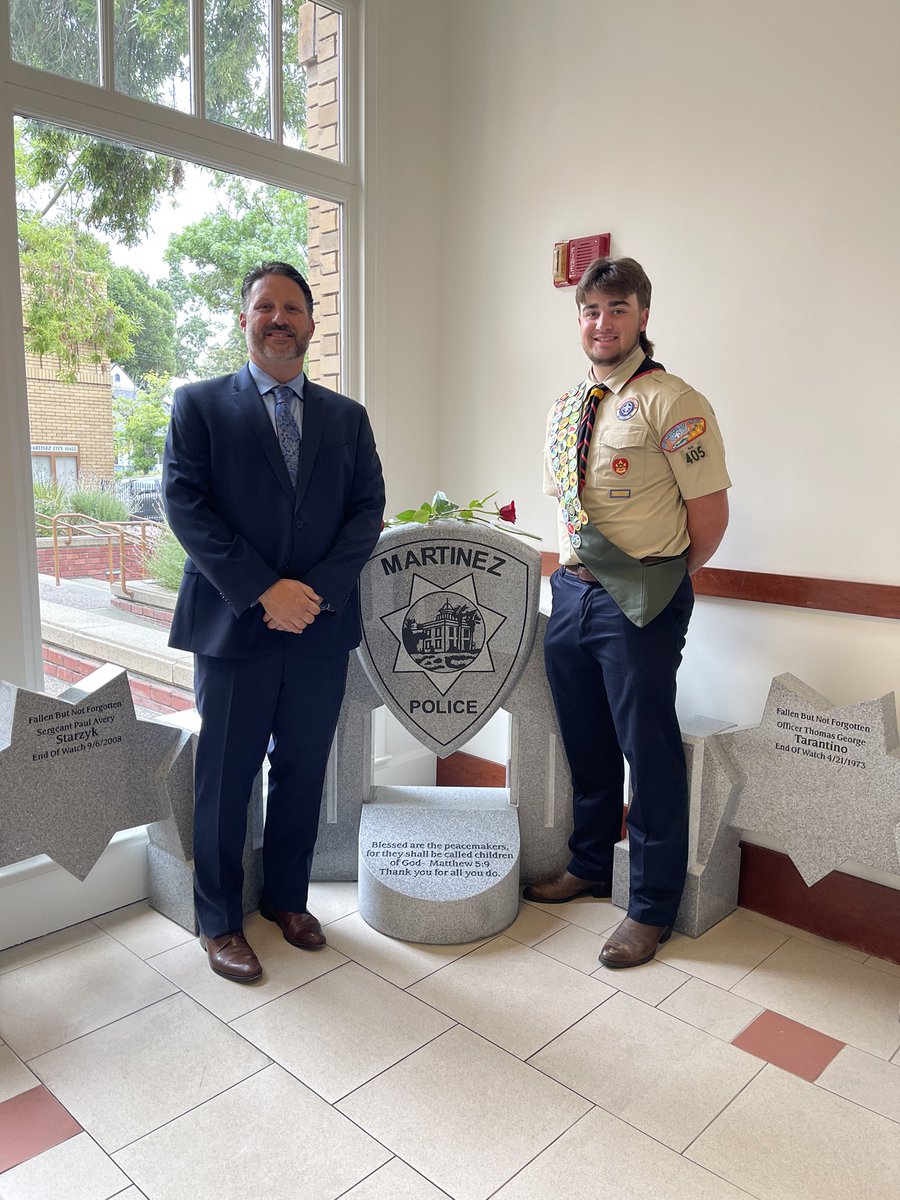 MartinezPDinCA's tweet photo. Thank you Cody Phalen on an amazing Eagle Scout project honoring the public service and sacrifice of Sgt. Paul Starzyk and Sgt. Thomas Tarantino. For more click on the FB link:

https://t.co/ya7EyMRbUM https://t.co/kjrCStXFBx