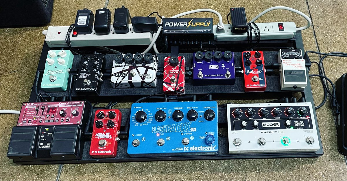 Put a pedalboard together for jamming! Was using a Mooer GE300, but was hard to manipulate on the fly. This was way more fun at this weeks jam.
-Austin
@mooeraudio @jimdunlopusa @tcelectronic @bossfx_us 
————————————
#mooer #tcelectronic #mxr  #bosspedals #pedals #pedalboard #jam