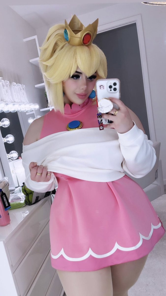 SkarletsNight's tweet image. The gangs all here.