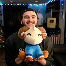 LMAENERGY's tweet photo. @jschlatt @youtooz GIVE US SOME PLUSHIES https://t.co/ISCyLQzITJ