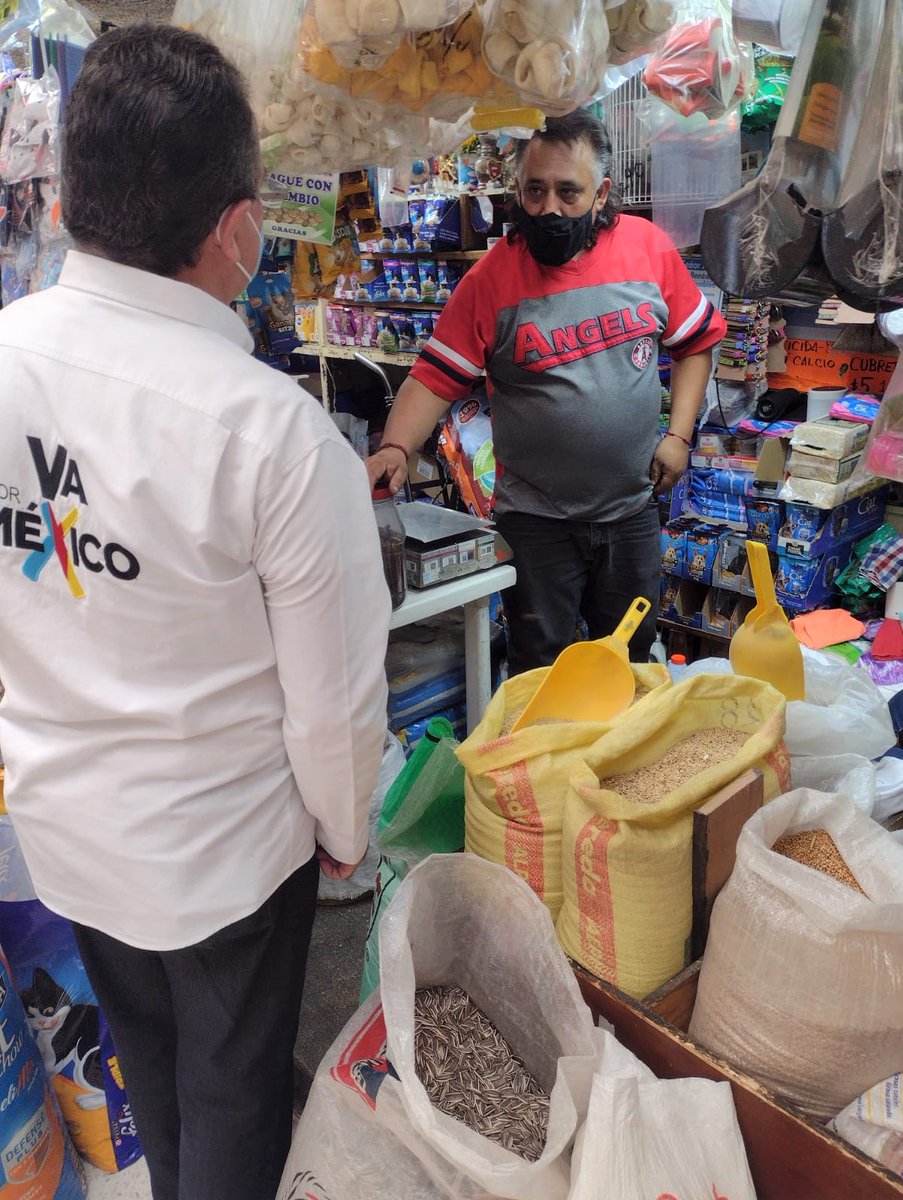 humlozanoa's tweet photo. Visitar los domingo a los mercados, locales y puestos comerciales, de la Alcaldía #VenustianoCarranza, siempre tomando las medidas de seguridad apropiadas y apoyando nuestra economía local #CompraLocal es el mejor plan. ¡No olvides votar este 6 de Junio, el cambio empieza por ti! https://t.co/oD3uUXIGv5