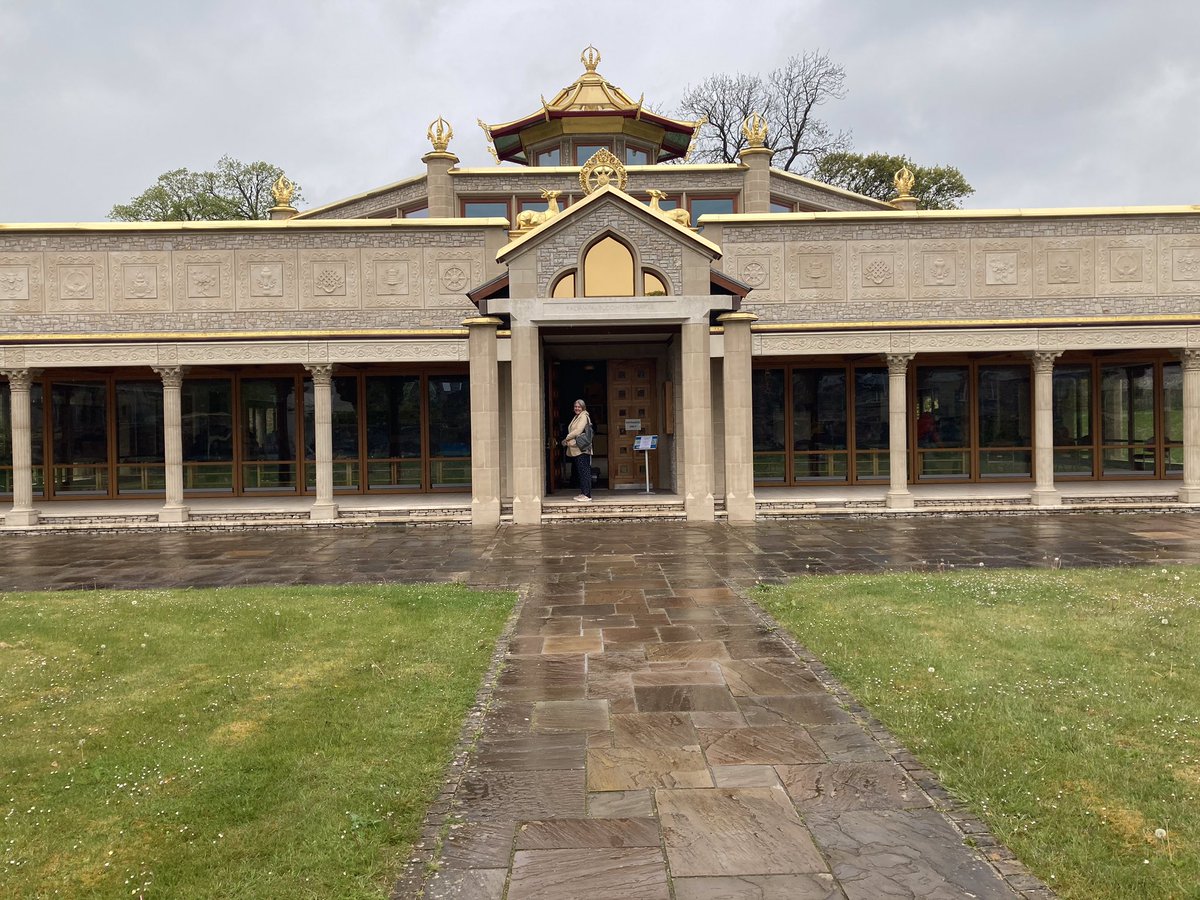 ClaireWhit794's tweet photo. A day of teachings, meditation and contemplation at Kadampa monastery, Ulverston in preparation for the relaunch of @YLTHappiness in the next few weeks🙏🧘‍♂️🧎‍♂️ https://t.co/9euY5tLRql