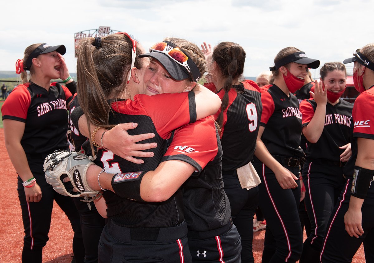 RedWolvesSB's tweet photo. A look at your 2021 NEC Tournament Champions!!

📸: Roger Kerekes

🔴⚡️🥎
#LiveBeChoose #4SFUSoftball https://t.co/VdwGLVfGfy