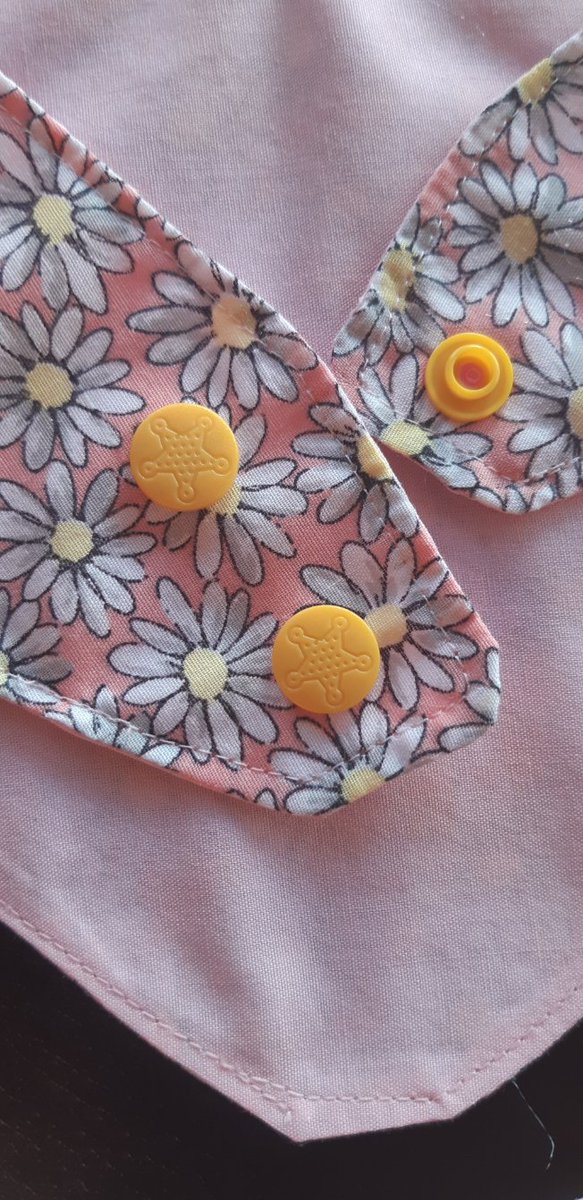 KqmCreations's tweet photo. This sweet white daisy cotton baby bib is adjustable with two plastic snap size options, so it can grow with your little one! Check it out! https://t.co/XHL4TJP7q3
https://t.co/XEl3pzOAJb #babybib #babygirl #babygift #pinkbib #flowerbib #SmallBusinessSaturday #babyshowergift https://t.co/9NxKUjBfMV