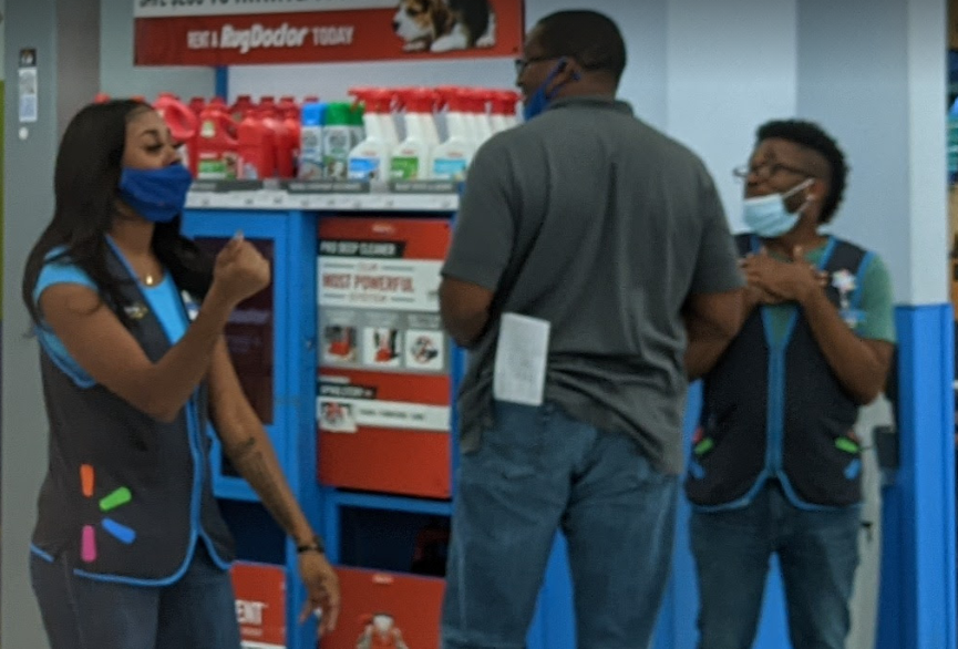 elitepro's tweet photo. This is the bully @Walmart  employee that forced me to wear a mask but they were not covering their mouth and nose. 2 months ago the Governor removed the mask mandate but some WMT employees still demand masks even though they don't wear em' themselves. #Hypocrites https://t.co/OEpyYMuXED