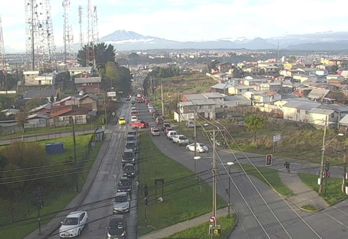 TTILosLagos's tweet photo. 🔵⚠️ [16:27] #PuertoMontt: alto flujo vehicular en Av. Presidente Ibáñez, entre Cardonal y José Miguel Carrera, ambos sentidos. 

En tanto, resto de ejes y sectores con tránsito normal; conduzca con precaución, respetando señalética y velocidad permitida 🚗 #Elecciones2021CL https://t.co/HUT7zSTUv7