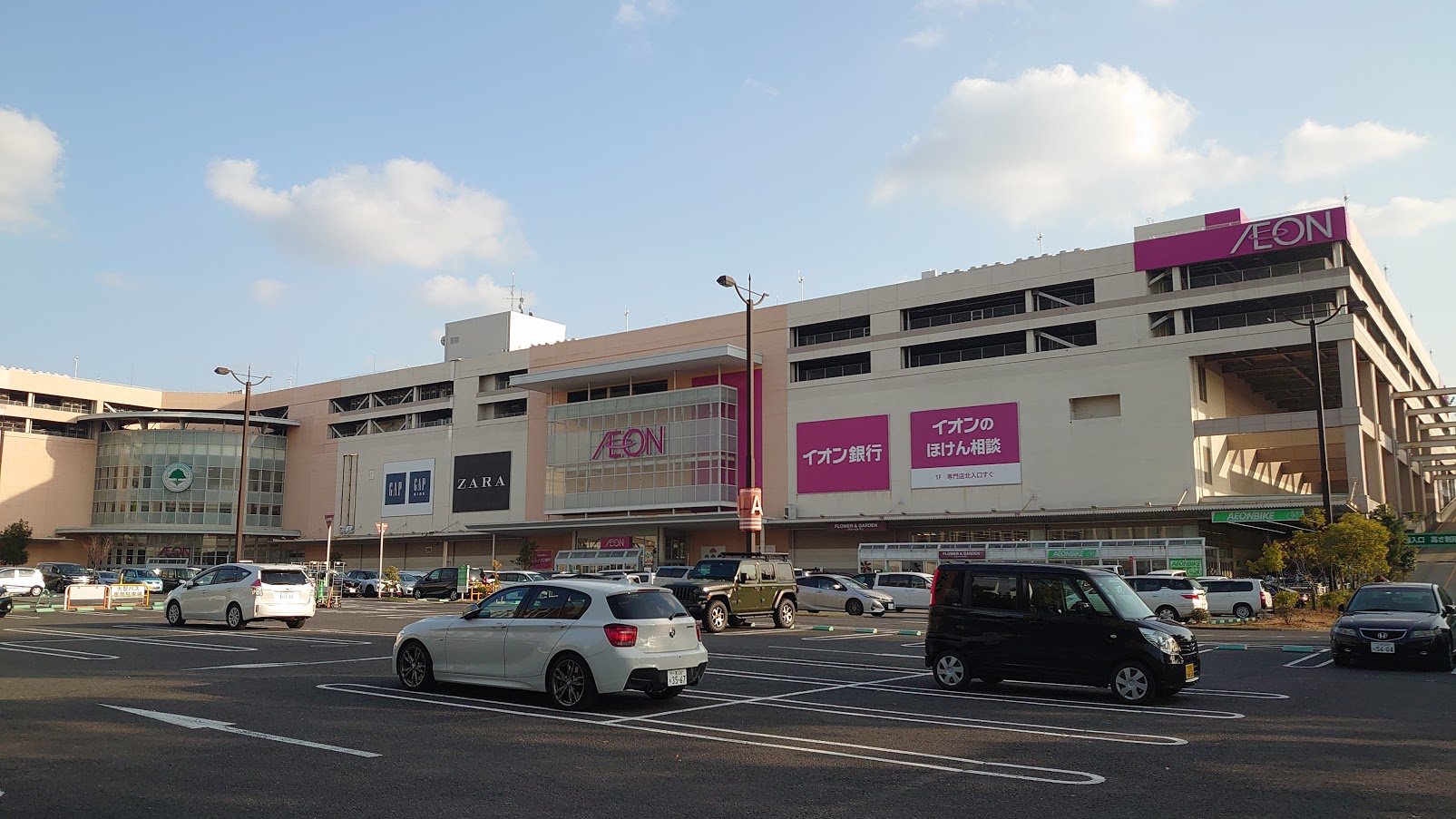 Kaze 3681 イオンモールナゴヤドーム前 名古屋市東区 06年に イオンナゴヤドーム前ショッピングセンター として開業 店舗面積は約48 000 で イオンナゴヤドーム前店を核に約152の専門店が入居 地下鉄 ゆとりーとライン ナゴヤドーム前矢田駅