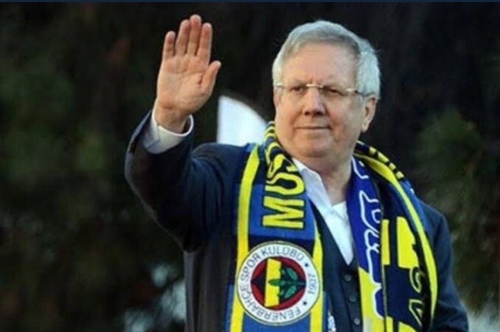 #AliKocİstifa eee bi gitttt artık Ali Koç. Emre ye şirketlerinde CEO luk ver. Feneri bırakın