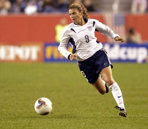 Trifluence's tweet photo. How do successful people define success?
“True champions aren’t always the ones that win, but the ones with the most guts.” @MiaHamm 
#Trifluence #Success #MiaHamm @USWNT #SuccessTips https://t.co/2mPHsEZCuo