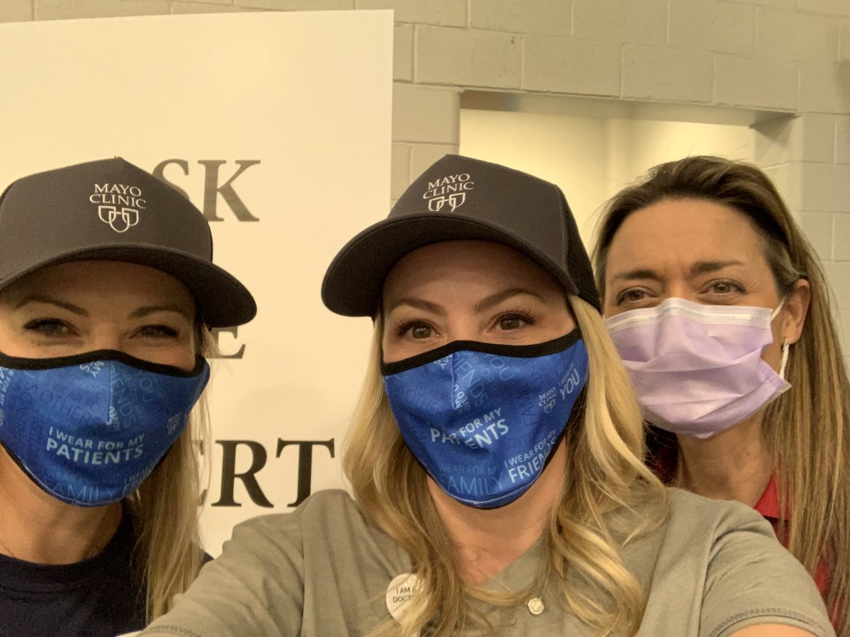 LisaLemond's tweet photo. Mayo Clinic physicians helping to get the community vaccinated! #mayostrong #COVIDVaccination https://t.co/DTtd7YEj1j