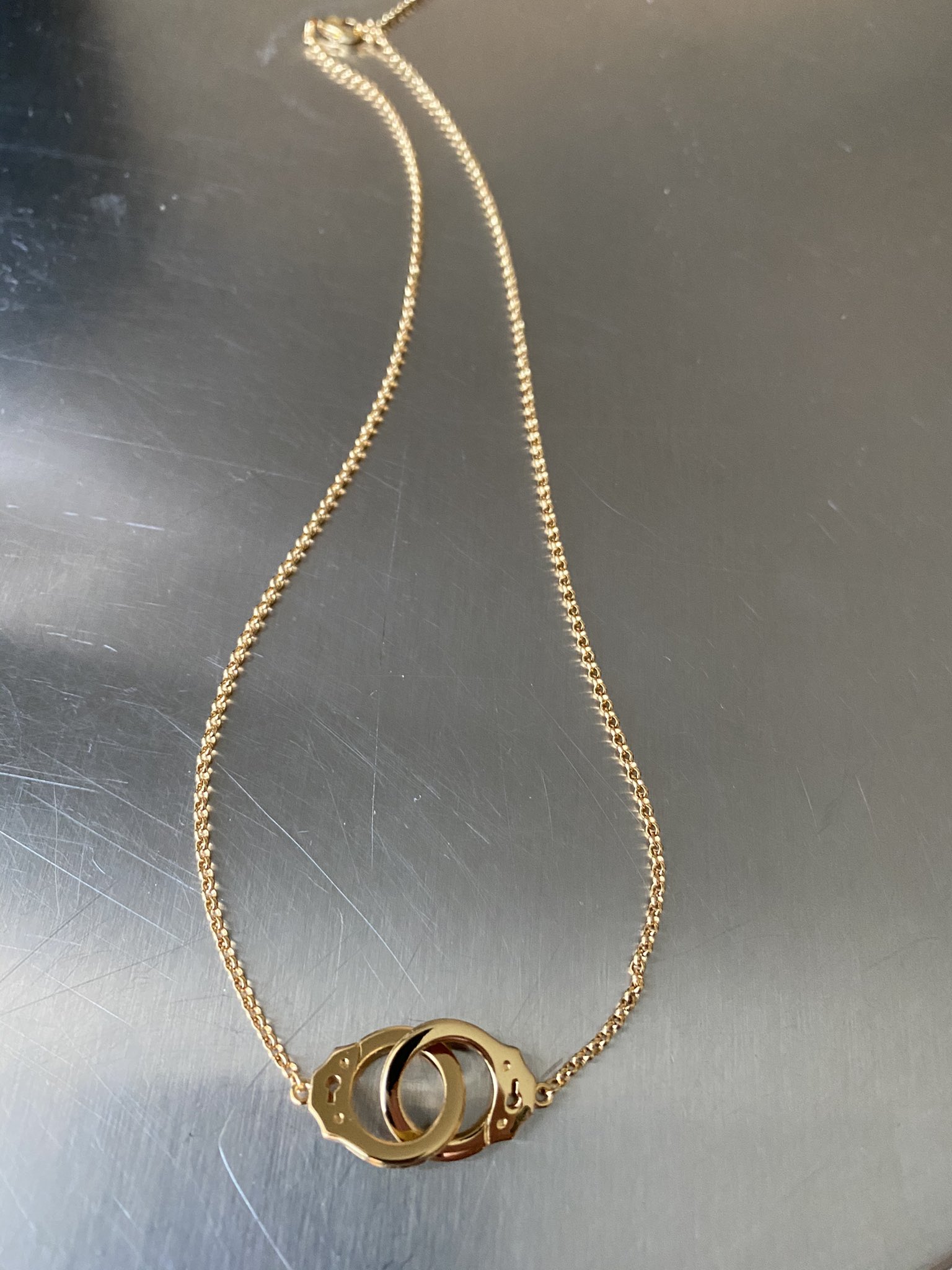 Handcuff outlet necklace cartier