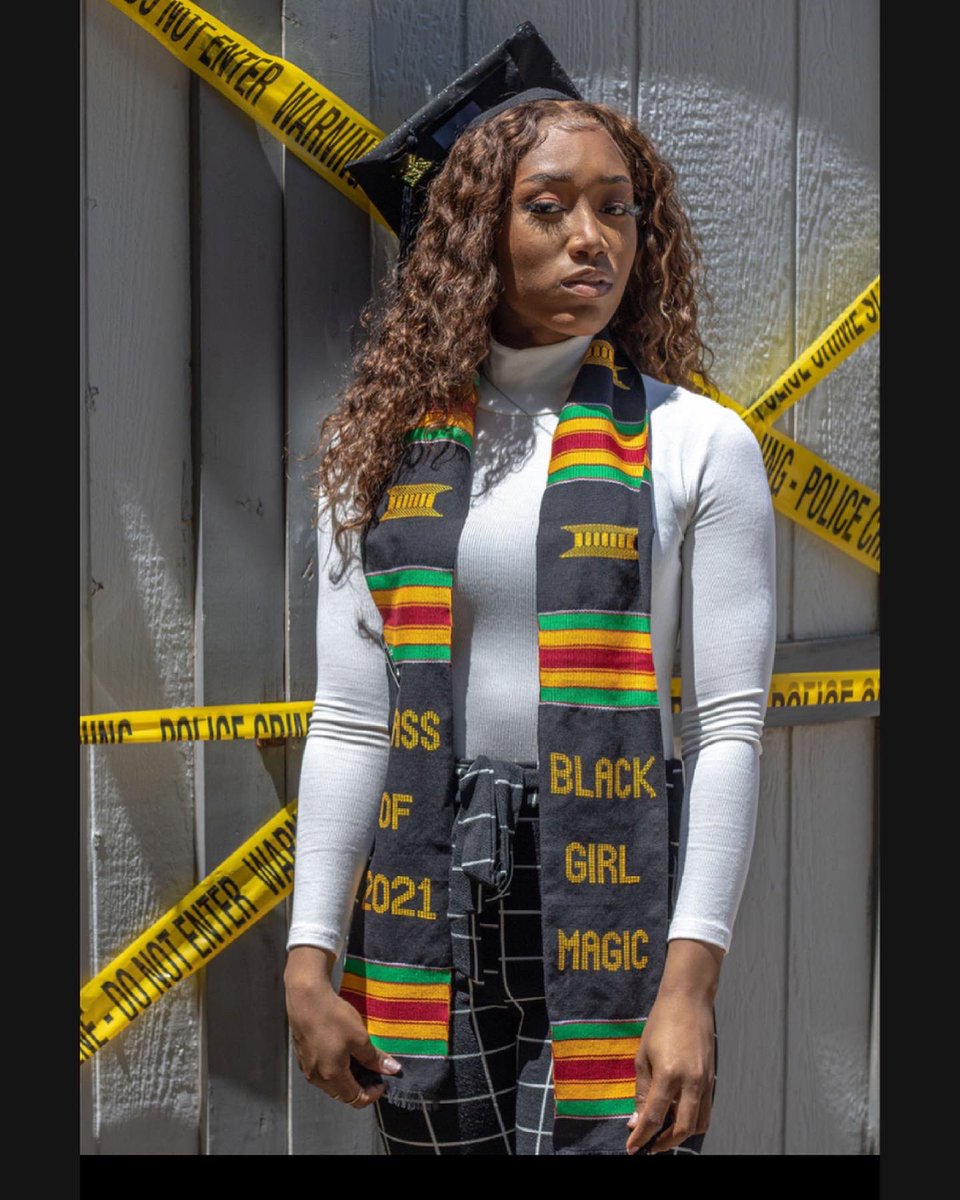 ZareahQZAT's tweet photo. Put Me On the Scene ⚠️⚠️⚠️
3 DEGREES WITH MAGNA CUM LAUDE🤍 blessed and highly favors
Issa Graduate baby👩🏾🎓 ‼️
#undergraddone✅ #futureattorney #futurejudge
#Classof2021 #HBCUGrad #LU21 https://t.co/bHt1R3ufZK