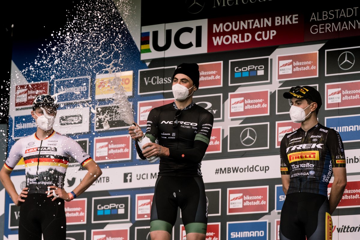 Et de deux ✌️

<a href="/carterwoodsrace/">Carter Woods</a> remporte une deuxième 🥇 consécutive à la Coupe du monde de vélo de montagne chez les hommes U23 🙌

#MBWorldCup