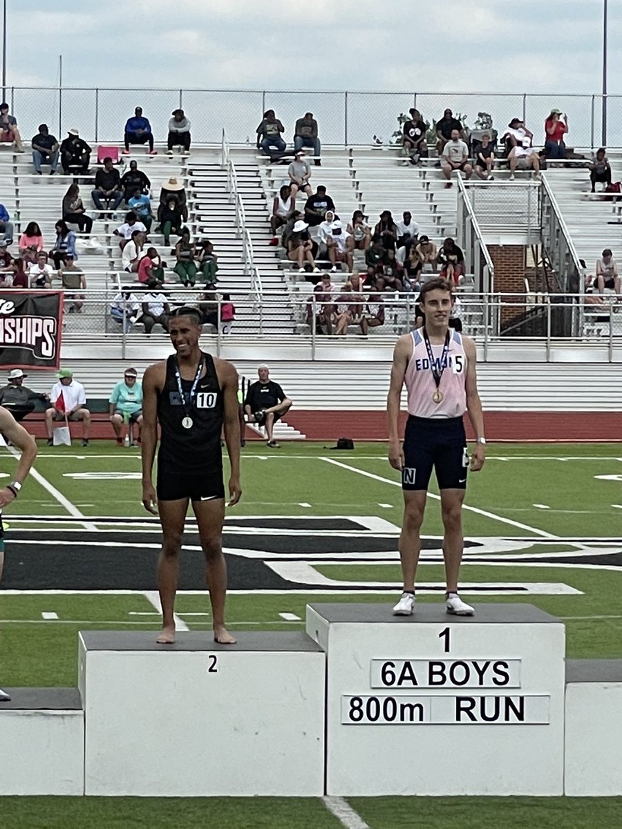 Gabe Lopez placed 2nd in the 800 Run at the 6A State Track Meet.  Congrats Gabe 🐝🏃🏽‍♂️