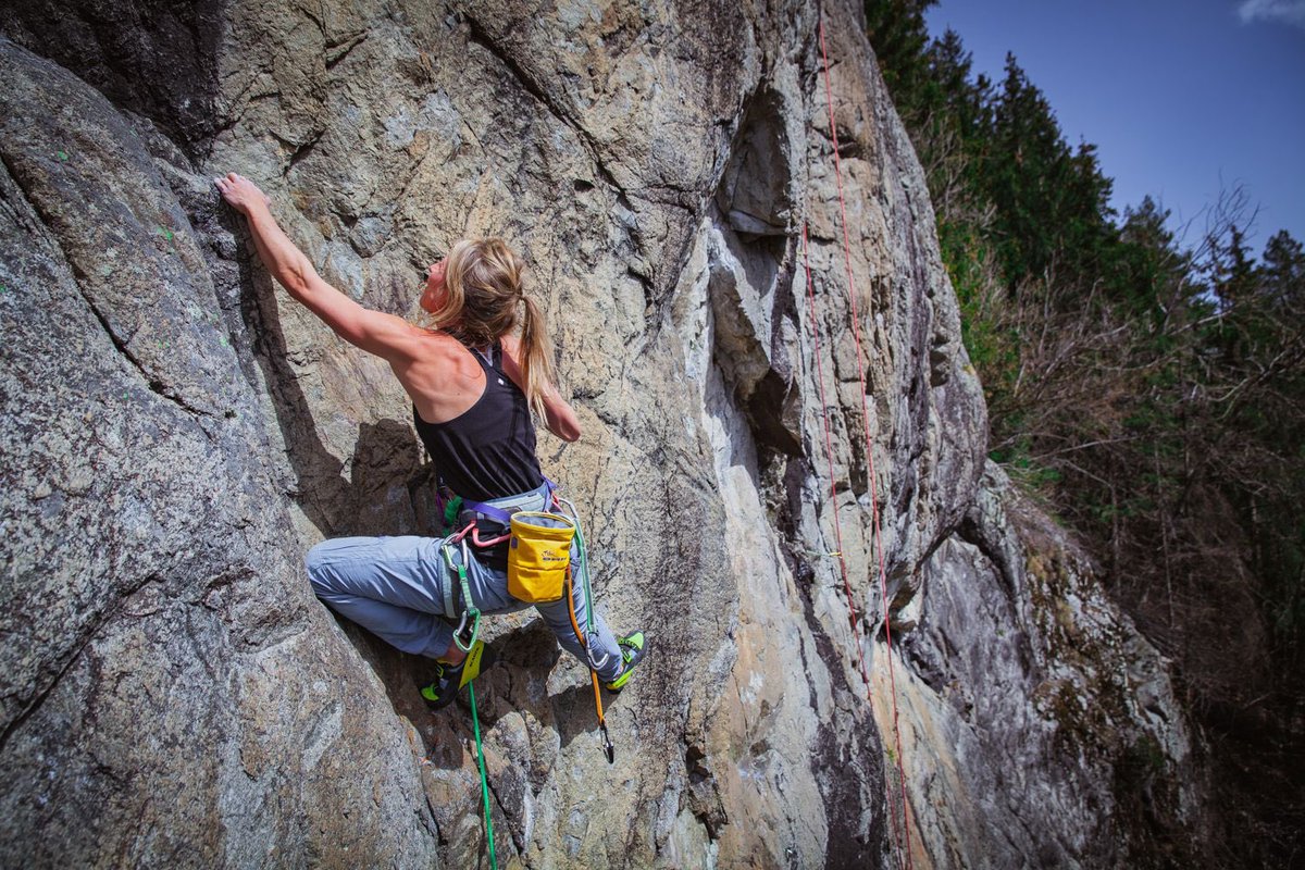 f_manners's tweet photo. Climbing in la zone in chamonix #sunshine #climbinglife #spring #nearlysummer https://t.co/9aG54Y2Bf2