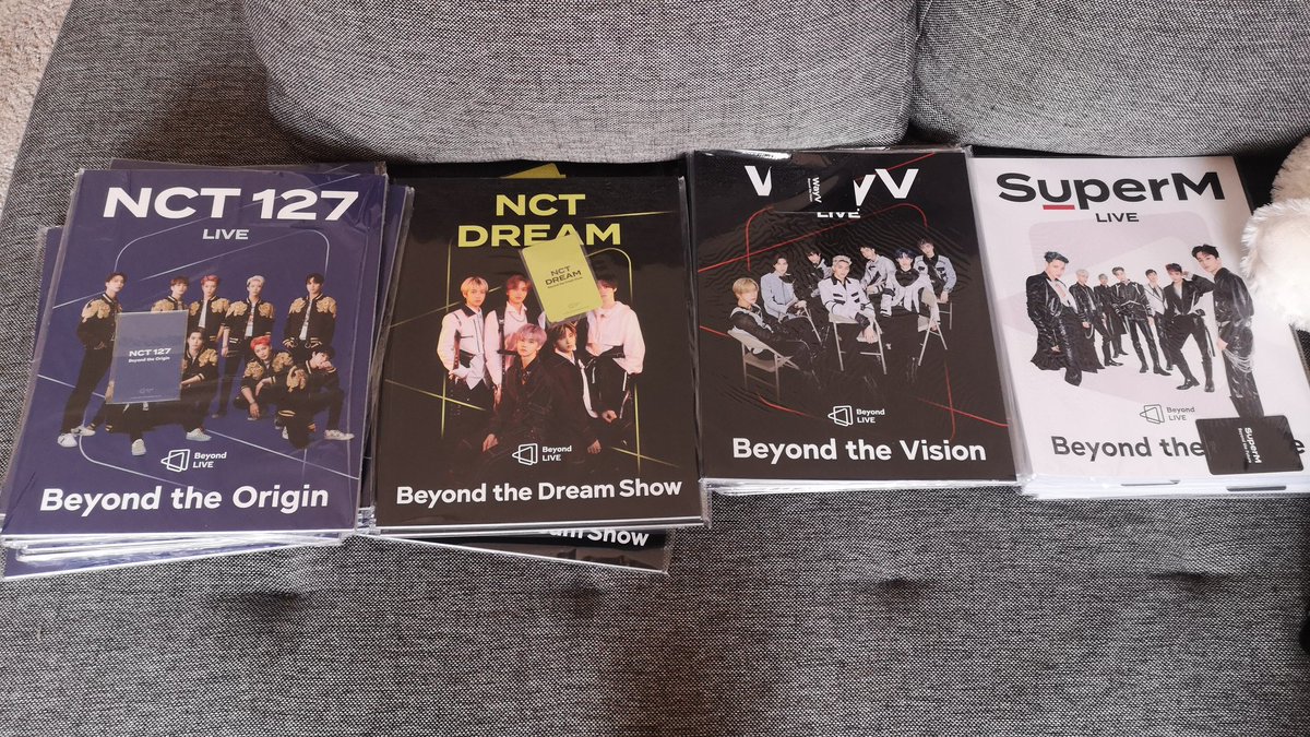 RedQueen_GO's tweet photo. #RedQueenGOUpdates Beyond Live Brochures have arrived. 💕 https://t.co/bgAhbkPVuq