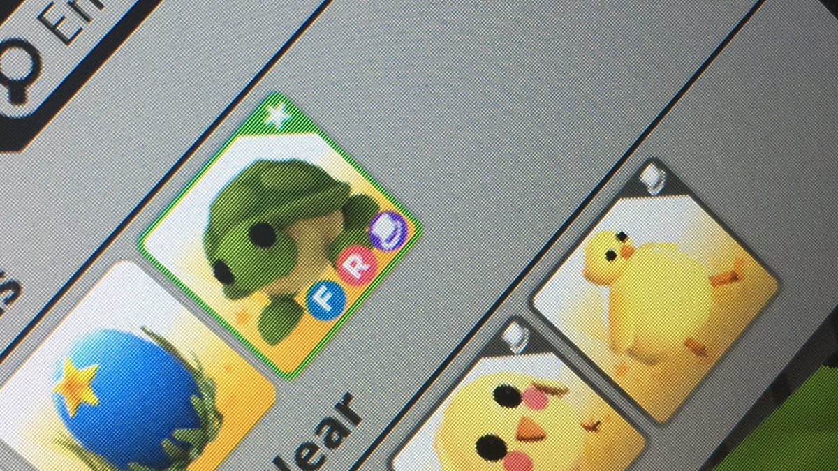 softicloudi's tweet photo. @PlayAdoptMe Selling for 400 robux! https://t.co/t8DDGeJs1q