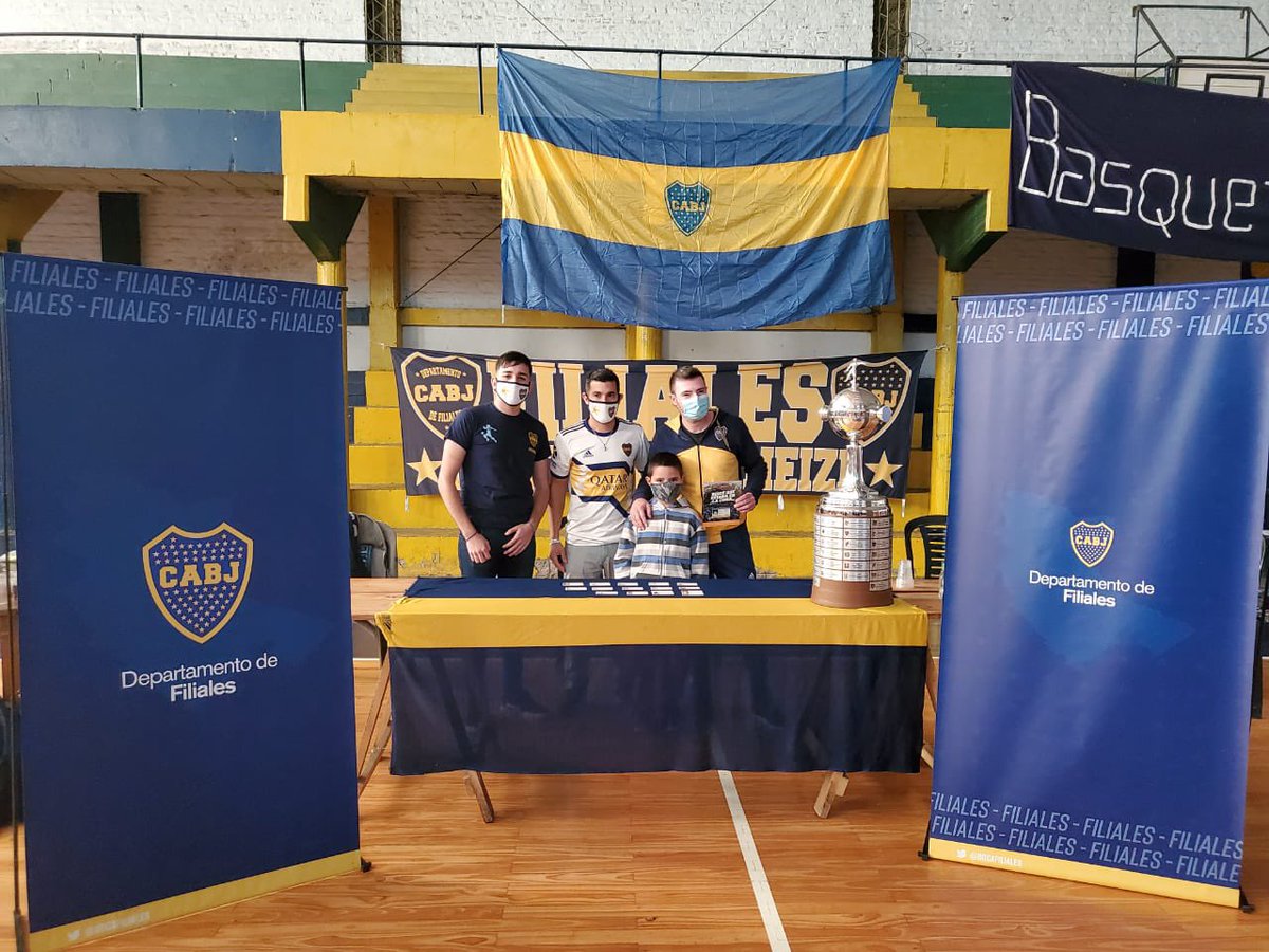 FilialesBoca's tweet photo. Socios y socias retiraron su carnet en General Rodríguez 🙌

@filialbocagr 

#BocaFiliales https://t.co/cVvqEMBm26