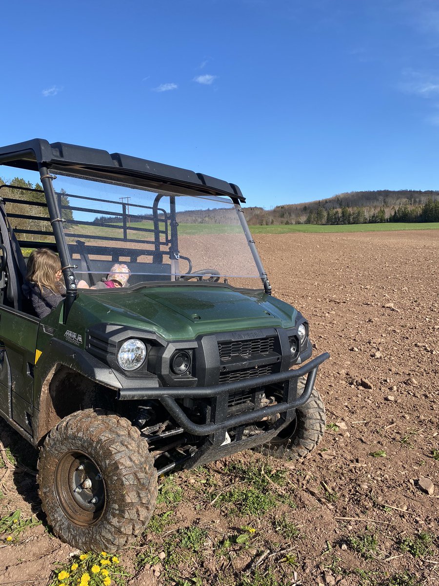 M_MCDONALD12's tweet photo. Rock picking crew. #hownsags @NSYoungFarmers #plant2021 https://t.co/n1chJLcpFQ