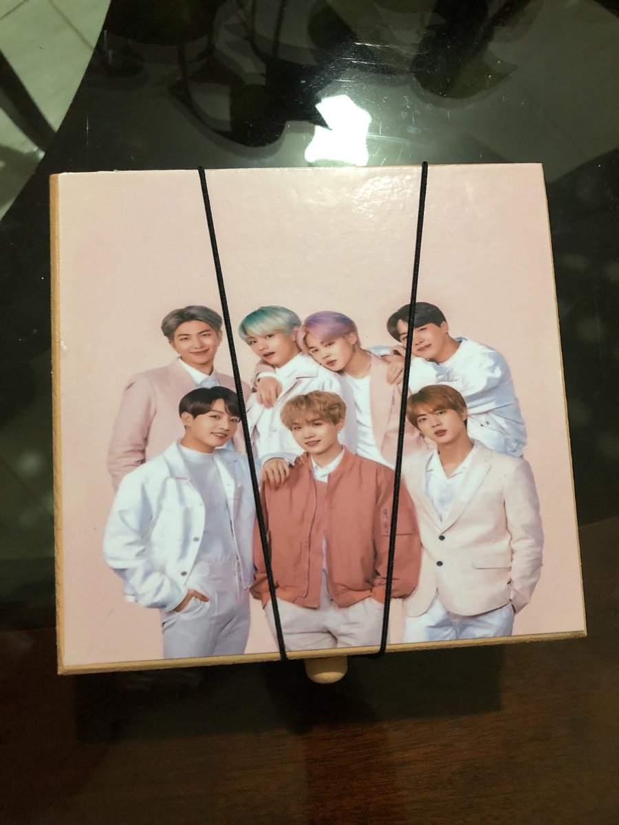 flowerrosa_'s tweet image. Eu estou muito apaixonada pelas as minhas coisinhas, eu simplesmente amei tudo, obrigada @_Magic_Store ficou tudo perfeito!! 💜✨