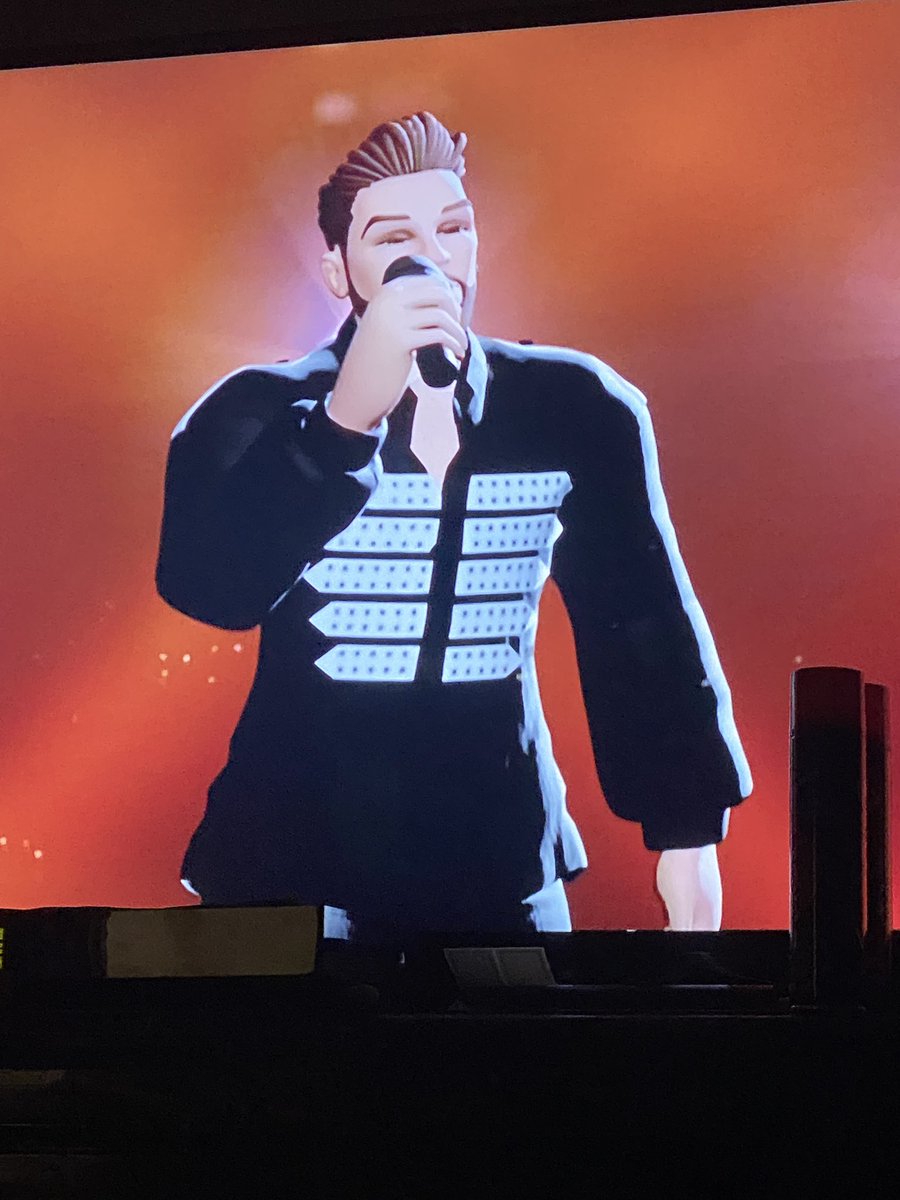 jamesbeyince's tweet photo. L’hologramme au US 🇺🇸 vs l’hologramme en France 🇫🇷 

😬😬😬🥲 #TheVoice #Eurovision https://t.co/rcfWFiiAnC
