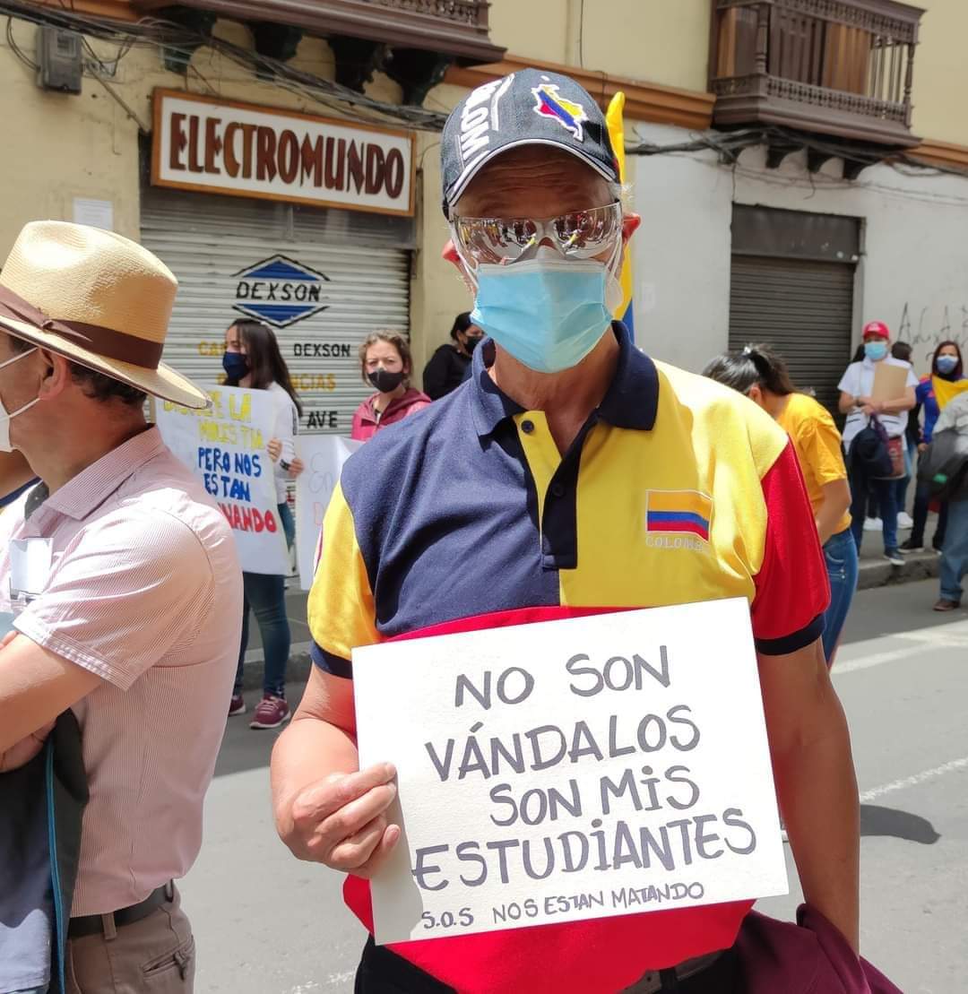 adolforivasdiaz's tweet image. Buena profe... ✊🇨🇴