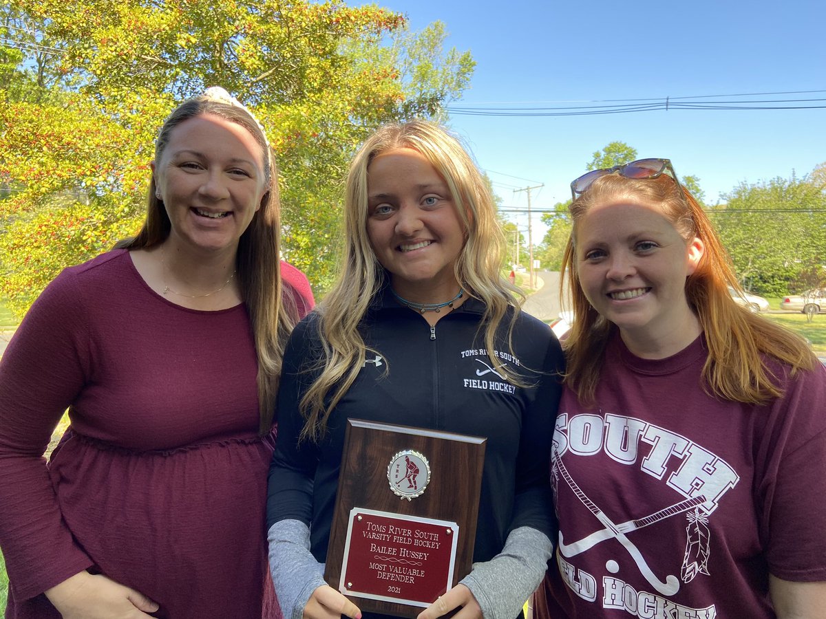 trsfieldhockey's tweet photo. First stop: our Most Valuable Defender award goes to Bailee Hussey! Bailee we were so lucky to have you in our program and we wish you the best of luck while playing at Misericordia 🏑 https://t.co/ylRbEzB9f8