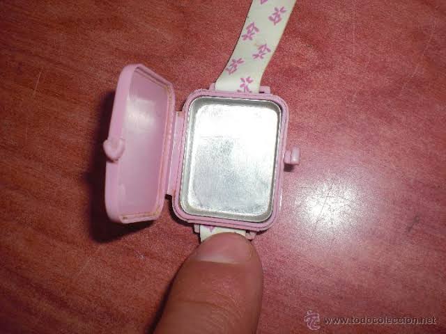 citlally91's tweet photo. Ya vacunen a las que teníamos nuestro reloj con cremita perfumada de AVON en los 90s https://t.co/QeNQEnUZdn
