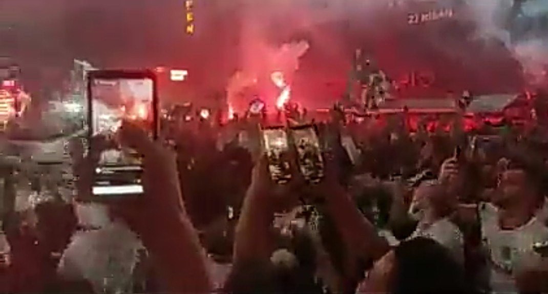 yusufimer's tweet photo. @RTErdogan @Besiktas Başkanım esnafın ve vatandaşın suçu ne 17 gündür kapalıyız şu görüntüyü gördünüz mü? https://t.co/DKOxw50xiI