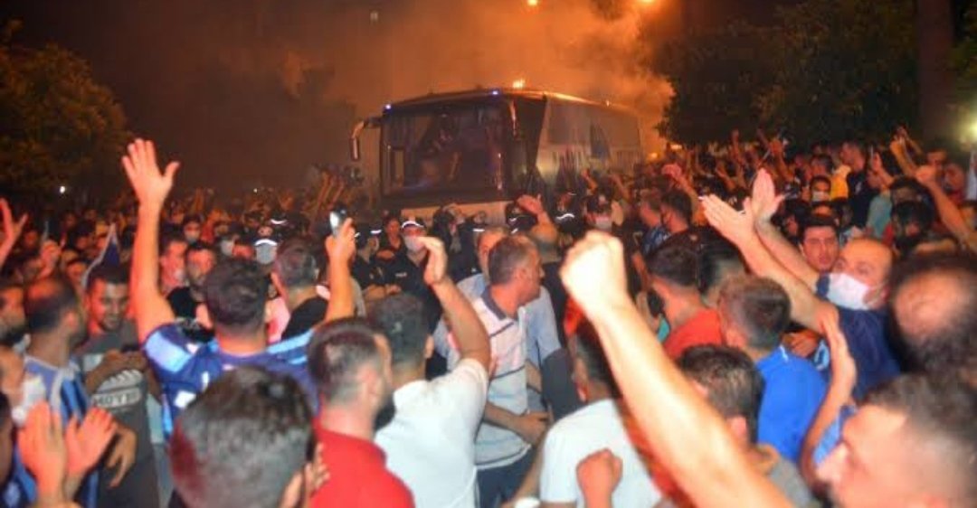 yusufimer's tweet photo. @RTErdogan @Besiktas Başkanım esnafın ve vatandaşın suçu ne 17 gündür kapalıyız şu görüntüyü gördünüz mü? https://t.co/DKOxw50xiI