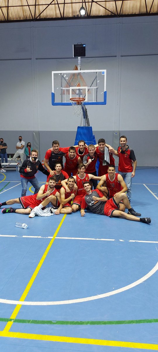 ceb_girona's tweet photo. ®️ RESULTATS 🏀
🏆 COPA CATALUNYA
SÈNIOR A METALQUIMIA 7️⃣4️⃣
@uemontgat 6️⃣5️⃣
#CopaCatBQ
#somgirona
#vermellsinegres🔴⚫ https://t.co/MgpghbpSxu