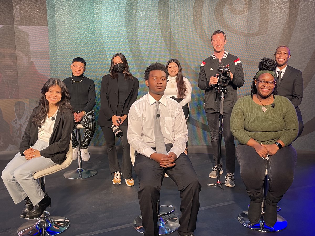 Everybody is working on the weekend. AE on location in #Chicago with <a href="/UCANchicago/">UCAN</a> 

Learn more at ucanchicago.com/YLA 

#MarketingTwitter #Storytelling