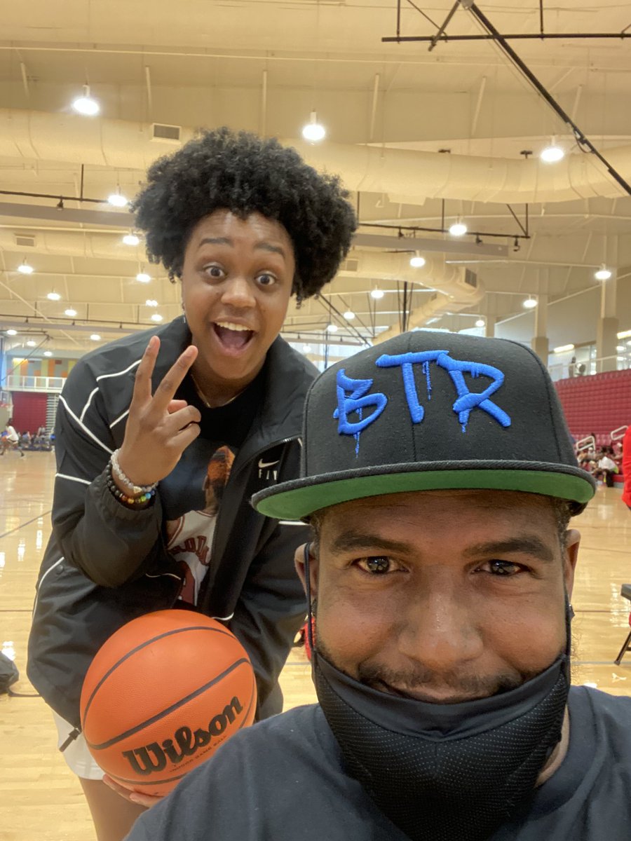 17uBtr's tweet photo. Thanks @christyn2000 for showing 💙to our @17uBtr squad this weekend in Little Rock🙏🏾💪🏾 
@UConnWBB #BTRFam https://t.co/5Lrl8lo9lv