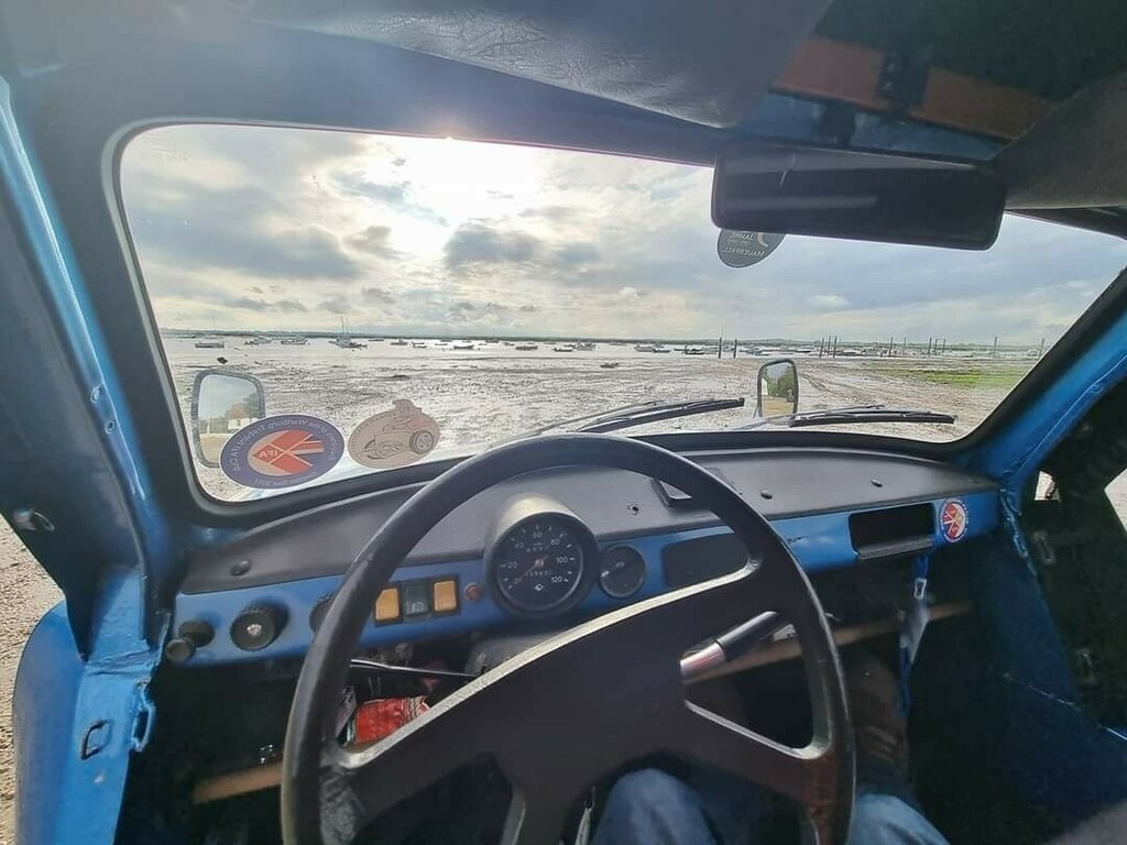 IFA_Club's tweet photo. Club Events officer Richard Hemington took his Trabant Kubel down to the Essex Riviera to blow off the cobwebs

#IFA #easternbloc #DDR #trabant #trabant601 #ostalgie #classiccar #germany🇩🇪 #eastgerman #trabi #instacars #oldtimer #rally #carsofig #instaca… https://t.co/AJpJkVV5dw https://t.co/SAwXQ6xyKN