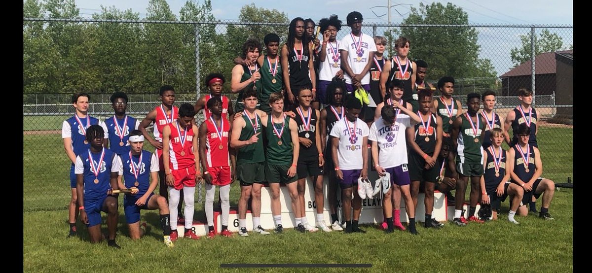 Congratulations to the Boys’ 4 x 200m relay for placing 8th at the OHSAA Middle School State Championships.  Chris Owens, Owen Post, Kevin Sewell and Osayi Ogbebor.
