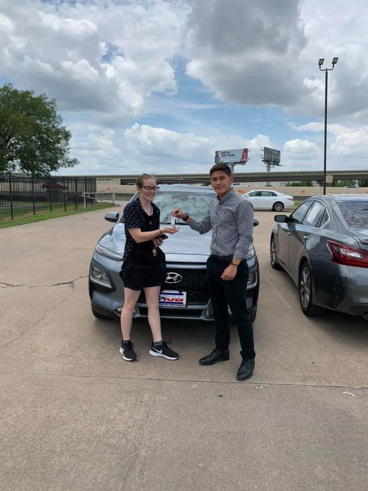 DaniGray1331's tweet photo. Graduated yesterday, got a new car today ☺️ grown up things happening fast. Next on the list; Moving for grad school! https://t.co/lAVyz1lqj6