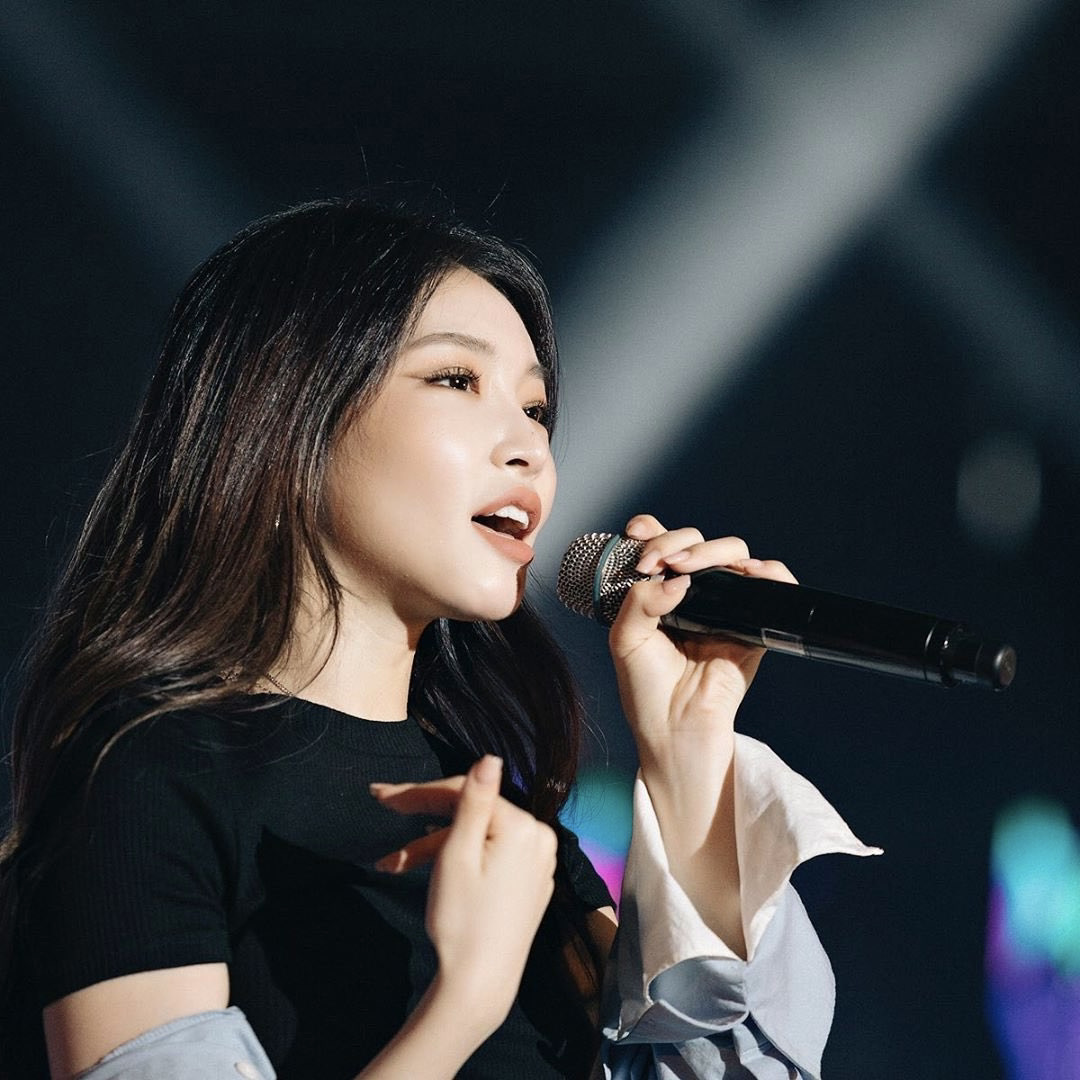 hourlychungha's tweet photo. #CHUNGHA #청하 @CHUNGHA_MNHent https://t.co/5NYJzz9jQe
