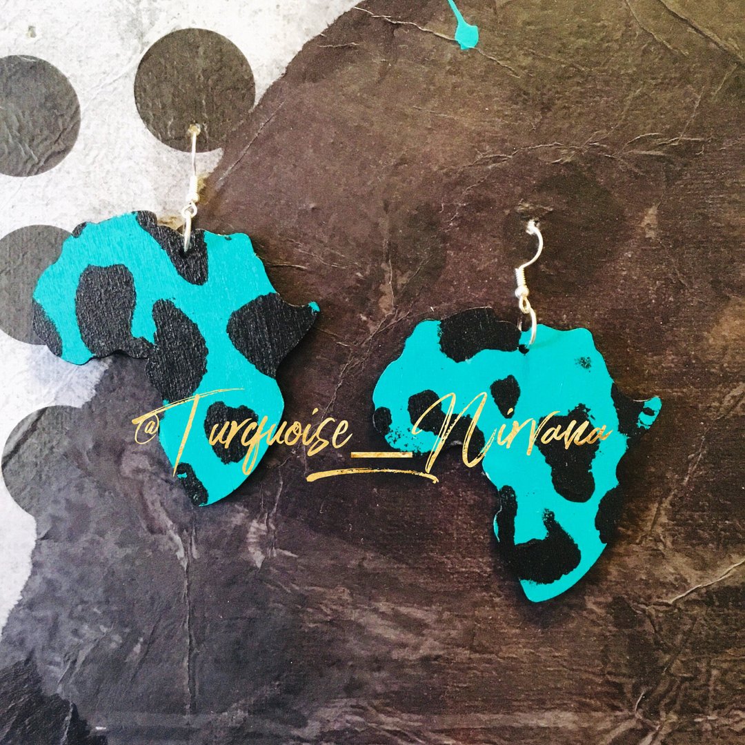 StyledByGiGi's tweet photo. Available Now!⠀⠀⠀⠀⠀⠀⠀⠀⠀
•⠀⠀⠀⠀⠀⠀⠀⠀⠀
••⠀⠀⠀⠀⠀⠀⠀⠀⠀
•⠀⠀⠀⠀⠀⠀⠀⠀⠀
#PrettyGirlsMakePrettyThings #TurquoiseNirvana #HandmadeEarrings #Earrings #Fashion #Boho #AbstractArt #flashsale #BlackGirlsCraft #BlackGirls https://t.co/SKiqj7IX5j