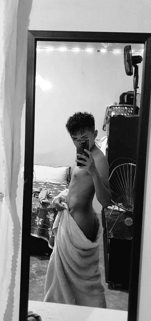 alejandro_taft's tweet photo. 𝓝𝓸 𝓶𝓮 𝓺𝓾𝓲𝓮𝓻𝓪𝓼 𝓪𝓱𝓸𝓻𝓪, 𝓽𝓾 𝓪𝓶𝓸𝓻 𝓮𝓼 𝓶𝓮𝓷𝓸𝓼 𝓪 𝓵𝓸 𝓺𝓾𝓮 𝓿𝓪𝓵𝓰𝓸  
Ya me siguen en instagram??

https://t.co/z8haKbyLzj https://t.co/AlAOLA7gGa