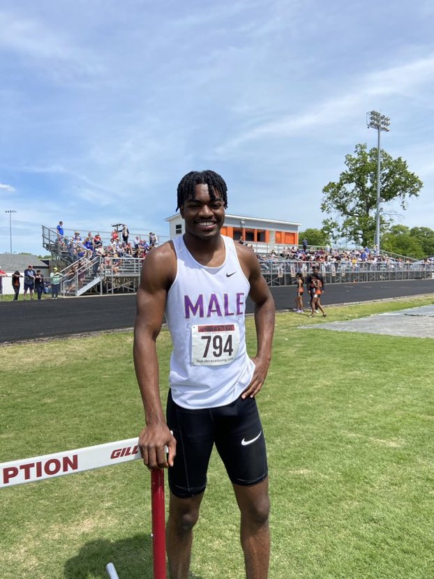 VinnyAnthony1's tweet image. Hit a PR and broke a school record in the 300h today 🔥‼️ Also finished 2nd in triple jump and high jump.💯#TeamPoints #WinState