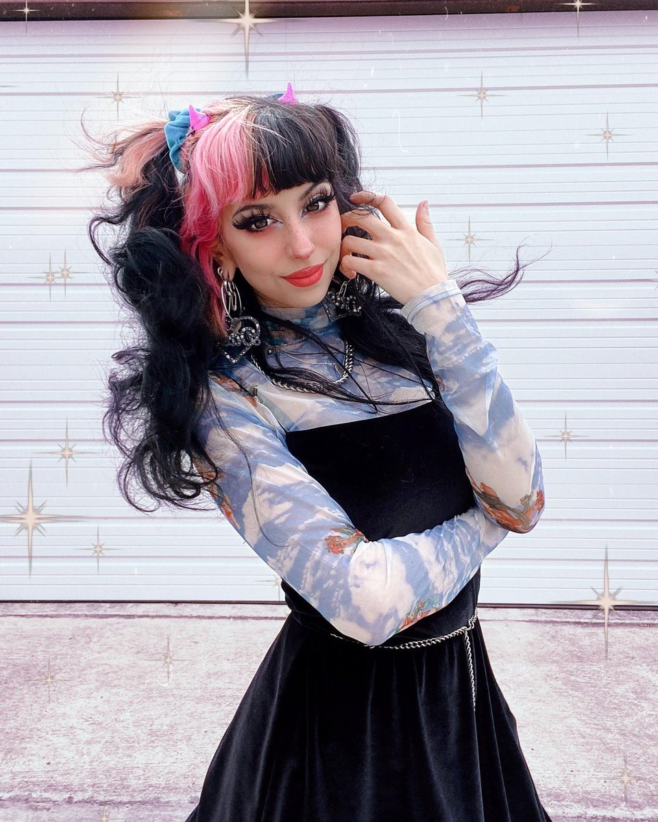 arcticfoxcolor's tweet photo. Obsessed over this bang SPLIT ๐๐ค @ghoulyki used Frosรฉ, Transylvania, and Bleach, Please #AFfrosรฉ #AFtransylvania #AFbleachplease ๐ https://t.co/BJ6wB1yRWA