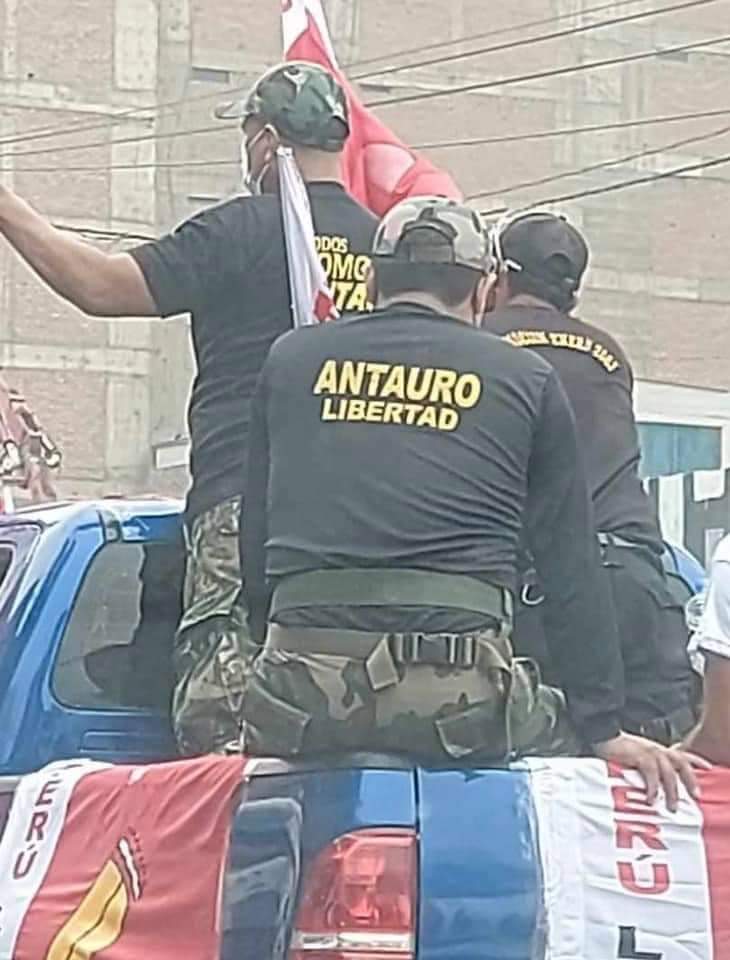ricardomoris11's tweet photo. Seguridad de @PedroCastilloTe hoy en gamarra .
 Su aliado político es Antauro. 

#ComunismoNuncaJamas 
#TerrorismoNuncaMas https://t.co/sSYbXGOfUv