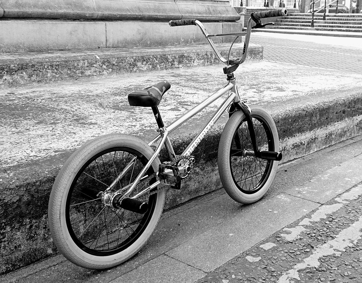 flat_squirrel's tweet photo. Another bike in #blackandwhite #flatsquirrel #blackandwhitephotography #nftphotography #nft #nftcollector #NFTCommunity #NFTmarketplace #monochrome #monochromephotography #photos #decobmx #artdeco #bmxfreestyle #bmxflatland #ridingspots https://t.co/fYJxLMva8h