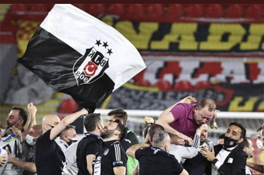 EsginRojbin's tweet photo. Kara sevdam🦅🦅🦅❤❤❤
@BesiktASK 
#birakmamseni 
#❤🦅 https://t.co/GYPm28VRlr