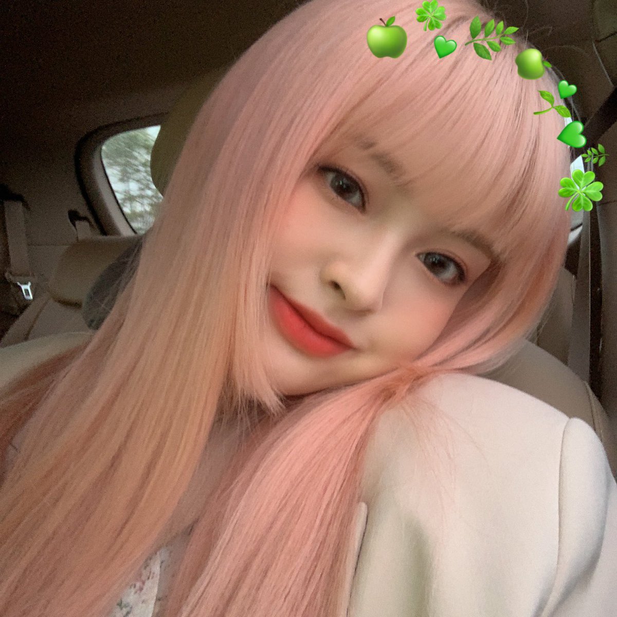 Kpop3Jessi's tweet photo. °• YUURI Minha Estrela Do LUNAR SOLAR que é Dançarina, Vocalista e Maknae. Está Fazendo Aniversário Hoje e Eu Quero Desejar todo Sucesso do Mundo Pra Essa Princesa linda que Eu Admiro!❤
#YuuringoDay #해피유우쨩데이 #happyYUURIday
#유우리생일축하해 #유우리 #YUURI
@LUNARSOLAR_ https://t.co/HSbOc4NnMB