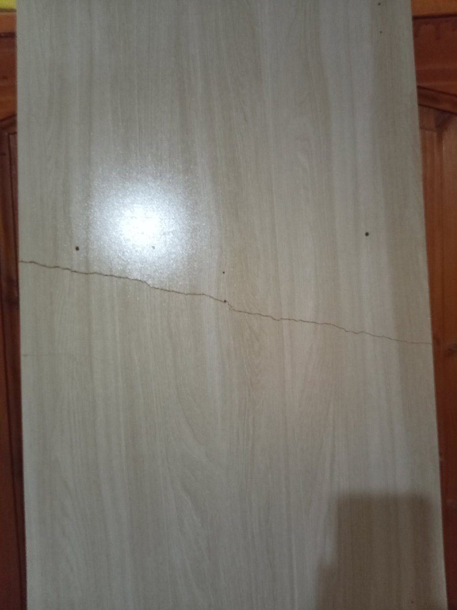 IkaachiR's tweet photo. @SodimacAyuda Que onda con los animales que hace los despachos segundo mueble que viene quebrado más  de 200mil en un mueble roto!!!! Quien mierda responde. https://t.co/5YKIroUYMA