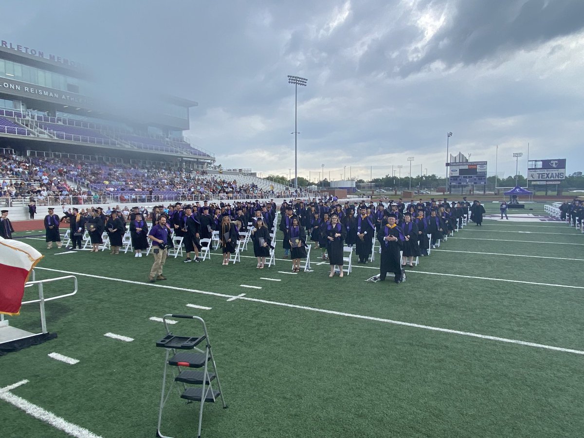 TarletonPrez's tweet photo. Congratulations @Tarleton_COGS Class of 2021. Job well done! 💜🎓 https://t.co/3kONEZnljD