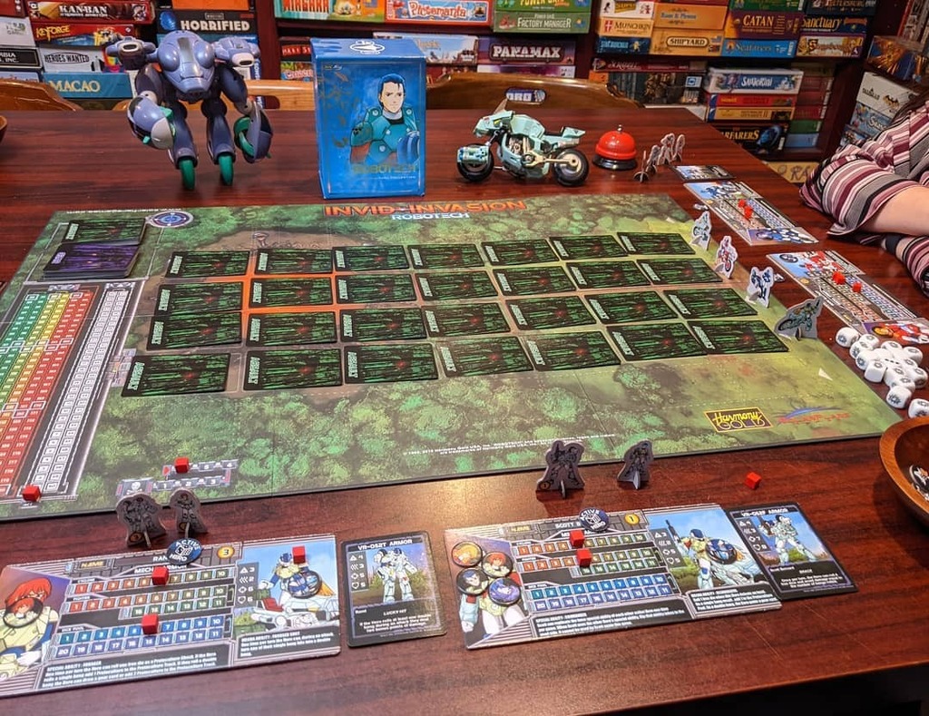 TabletopBellhop's tweet photo. Set up for a two player, four character game of Invid Invasion from @solarflaregames
#RobotechGame #Robotech #RobotechTheNewGeneration https://t.co/bNepiL0ZyF https://t.co/j5rl1dSWbf