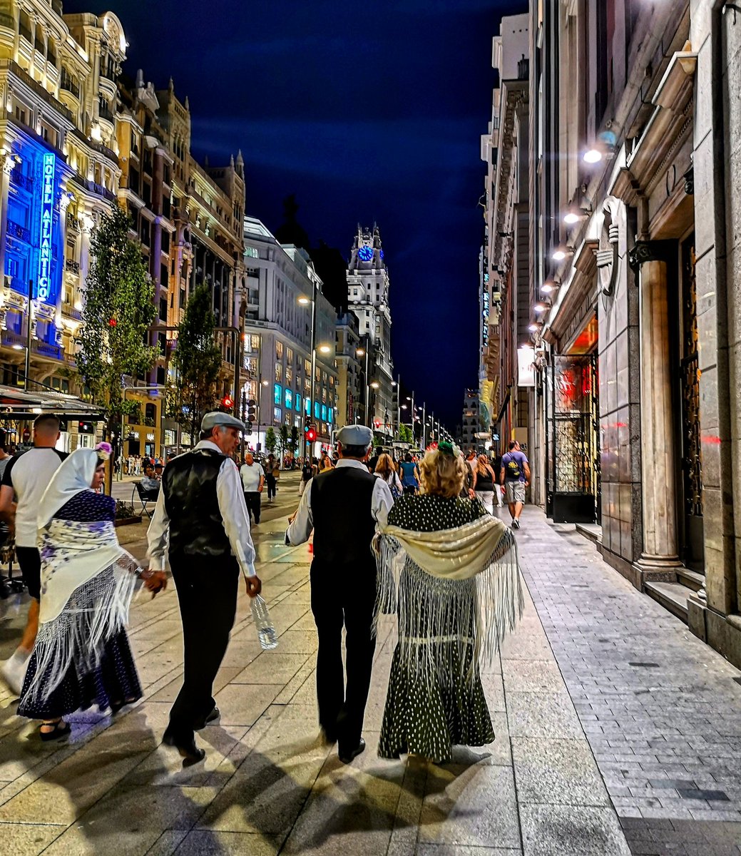 SecretosdeMadri's tweet image. Con esta bonita foto, despedí el 15 de mayo de 2019. Hoy la recupero para daros las buenas noches ❤️
#madrid