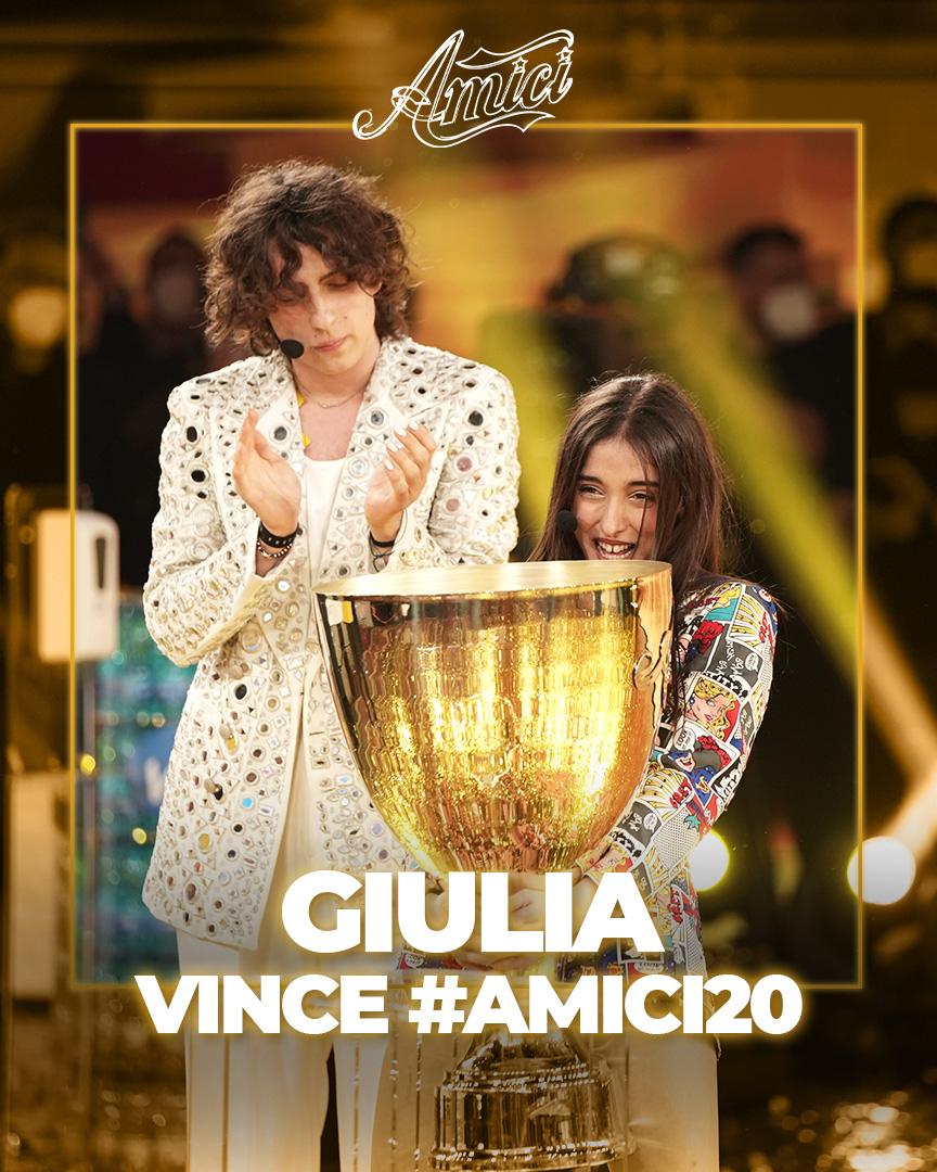 AmiciUfficiale's tweet image. Giulia è la vincitrice di #Amici20! 🎉🏆✨